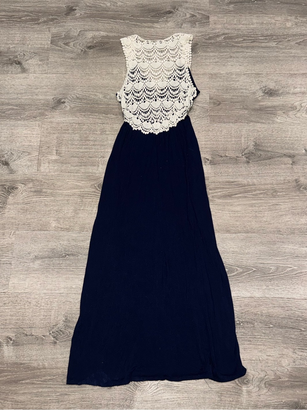 NECESSARY OBJECTS LONG NAVY CROCHET BACK FLOWY MAXI DRESS S ANTHROPOLOGIE